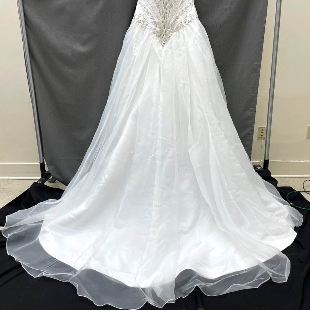 Maggie Sottero Plus Size Organza Ballgown Wedding Dress - Kleinfeld - Picture 3 of 14